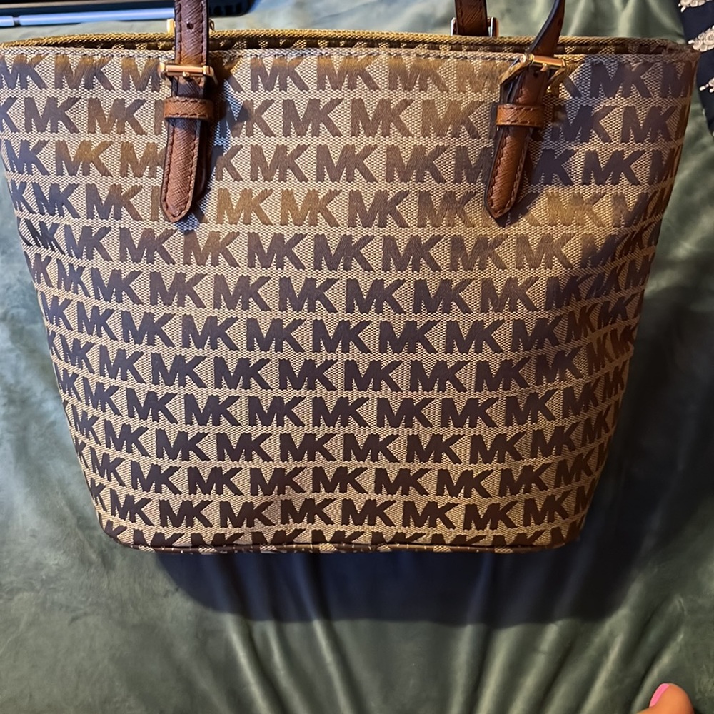 Michael Kors purse - Picture 3 of 6